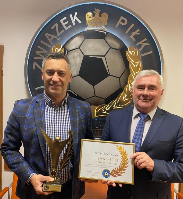 Na zdjęciu: Henryk Kula - Prezes Śląskiego Związku Piłki Nożnej (po prawej) oraz Artur Szymczyk, wiceprezes Śląskiego Związku Piłki Nożnej oraz Prezes Podokręgu Częstochowa (z lewej)